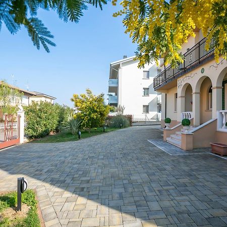 Villa Mimosa - Appartamento 1 Desenzano del Garda Exterior foto